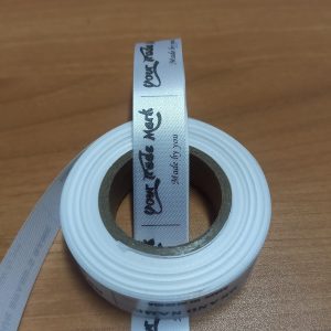 Étiquettes de marque - Rouleaux – بــطــاقــات الــعــلامــة الــتــجــاريــة – لــفــات